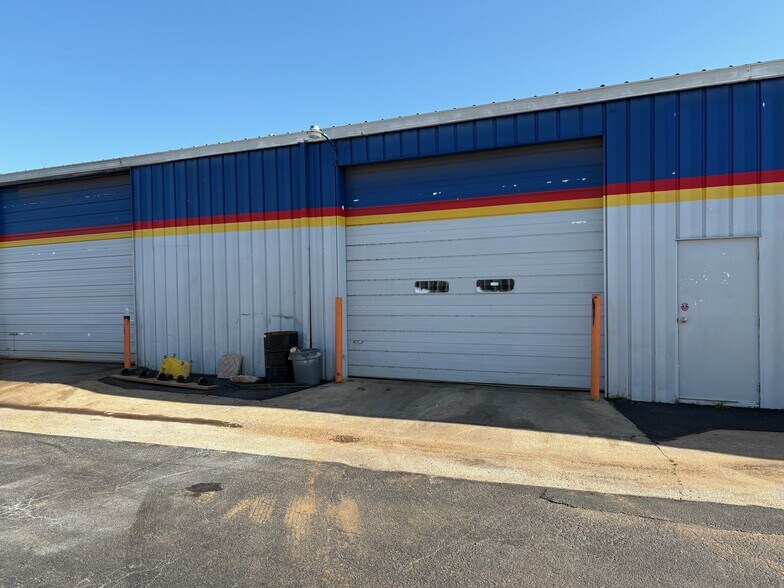 More Photos Of 11261 S Memorial Pky, Huntsville General Retail For Sale
