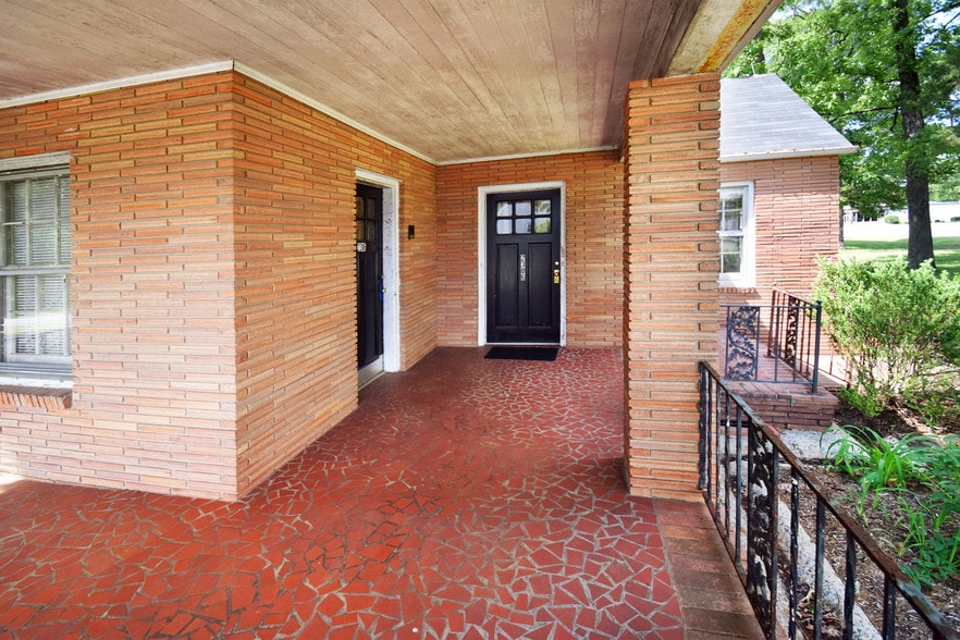 More Photos Of 2306 S Cannon Blvd, Kannapolis Office Residential For Sale