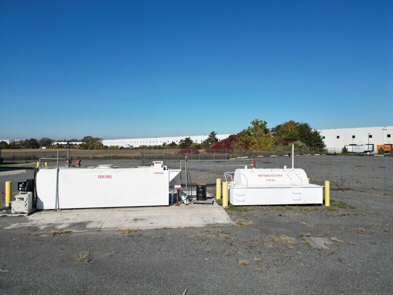 More Photos Of 511 Neck Rd, Burlington Warehouse For Lease
