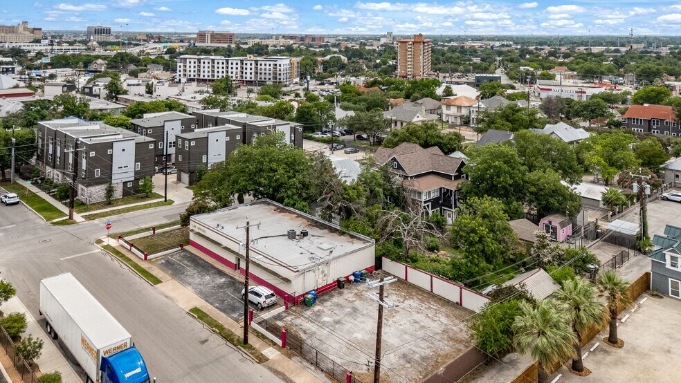 More Photos Of 201 W Poplar St, San Antonio Medical For Sale