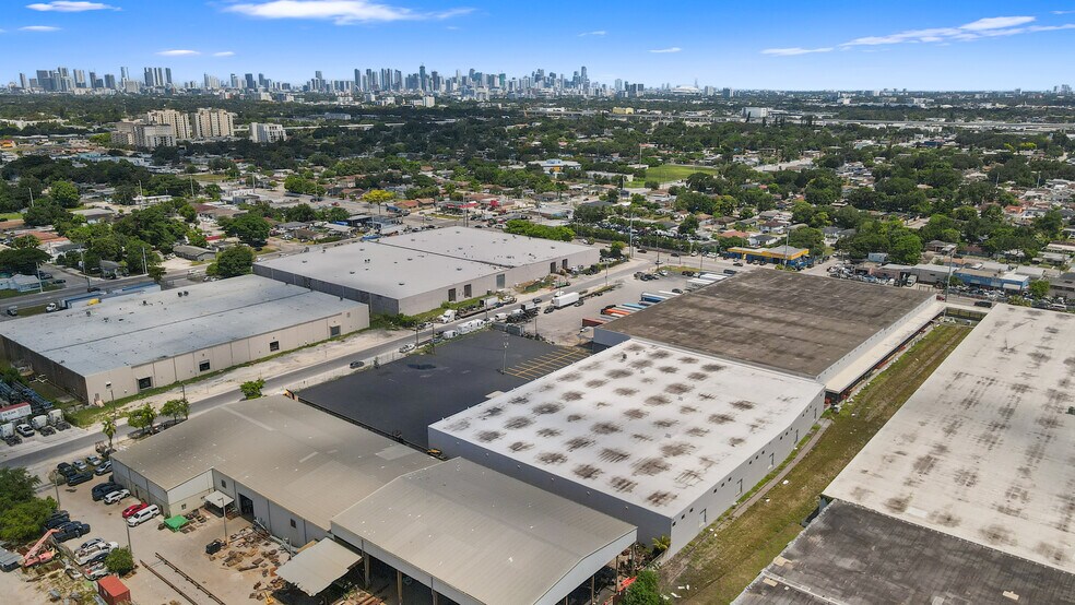 More Photos Of 5530 NW 32nd Ct, Miami Warehouse For Lease
