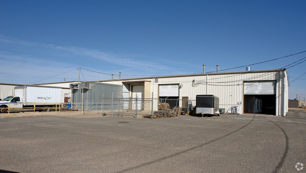 More Photos Of 7010-7020 Cedar Ave, Lubbock Service For Lease
