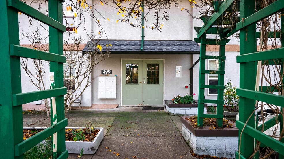 Primary Photo Of 260 Craig St, Nanaimo Apartments For Sale
