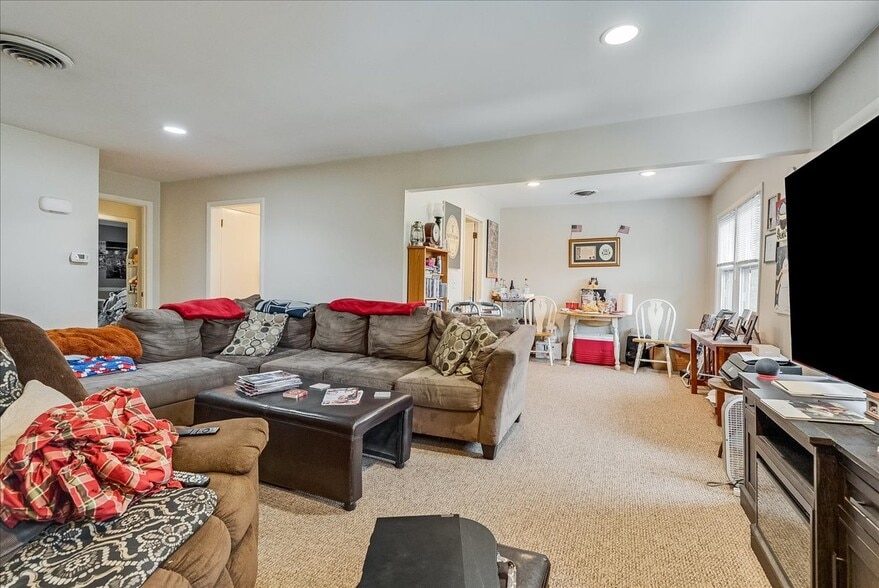 More Photos Of 1590 E 2nd St, Scotch Plains Office For Sale