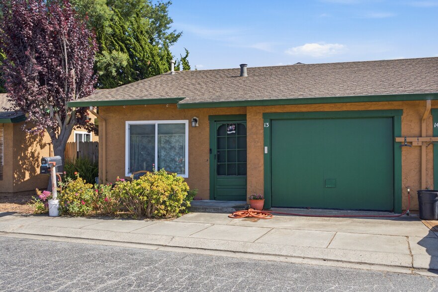 More Photos Of 1584 Chanticleer Ave, Santa Cruz Apartments For Sale