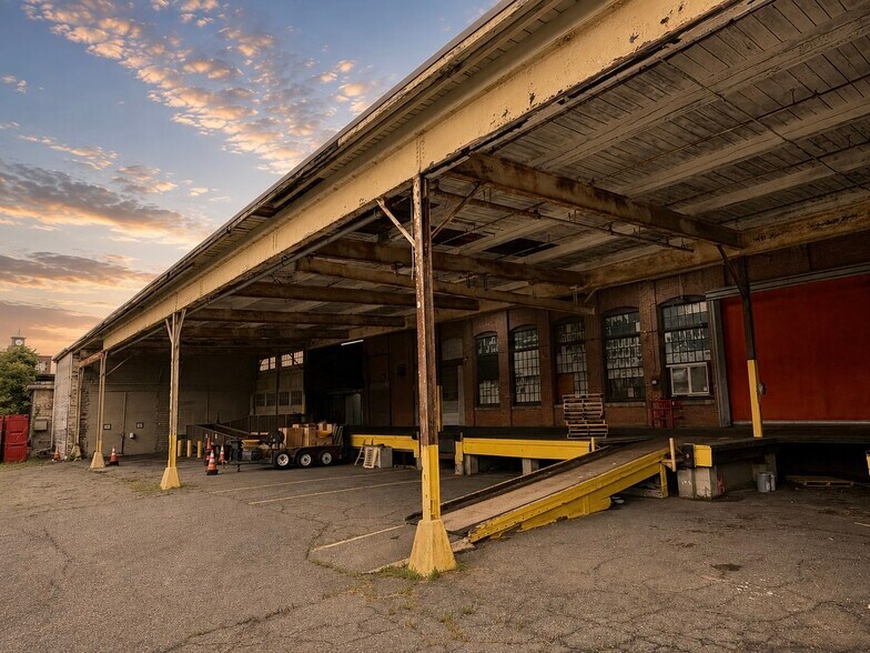 More Photos Of 620 Spring St, North Dighton Warehouse For Lease