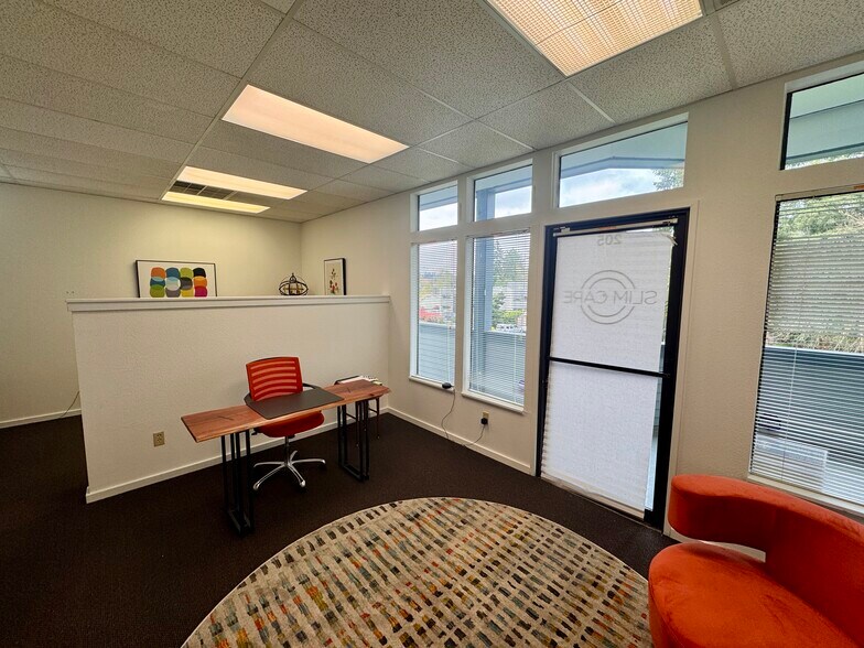 More Photos Of 2505 SW Spring Garden St, Portland Office For Lease