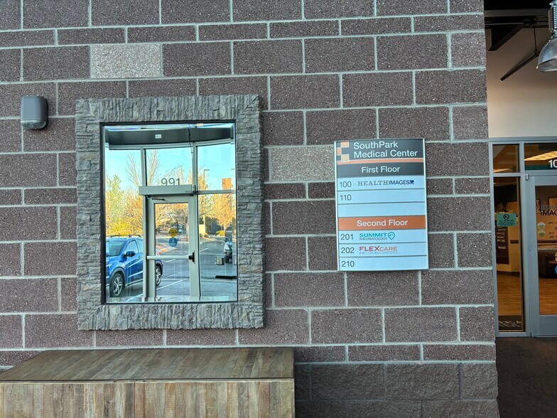 More Photos Of 991 Southpark Dr, Littleton Medical For Lease