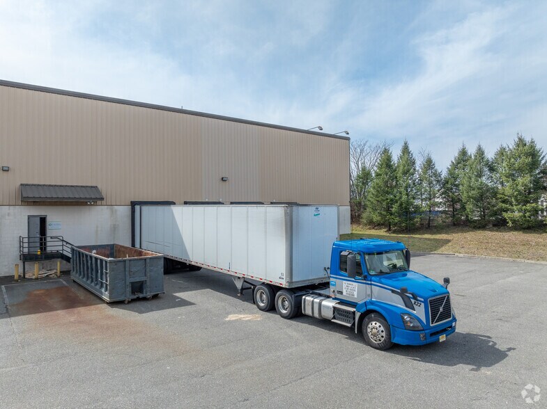 More Photos Of 120 Kenyon Dr, Lakewood Warehouse For Lease