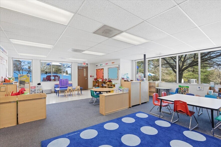 More Photos Of 2330 Mount Hebron Dr, Ellicott City Schools For Lease