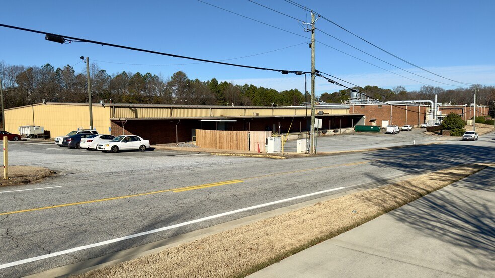 More Photos Of 5800 Peachtree Rd, Atlanta Manufacturing For Sale