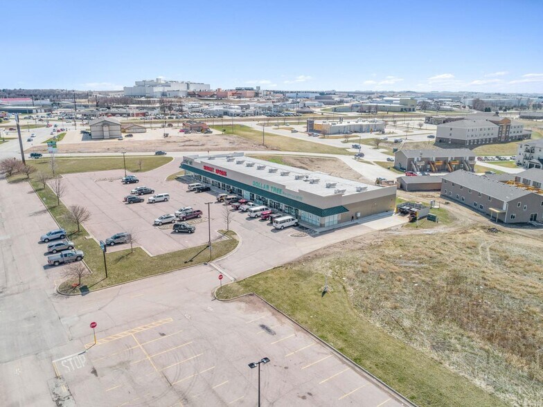 More Photos Of 1319 Holton Dr, Le Mars Unknown For Lease