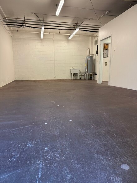 More Photos Of 4825 Trousdale Dr, Nashville Storefront For Lease