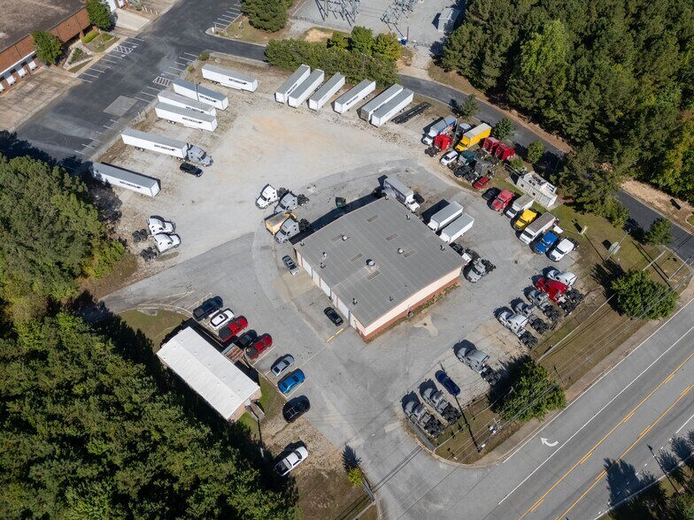 More Photos Of 7535 Southlake Pky, Jonesboro Truck Terminal For Lease