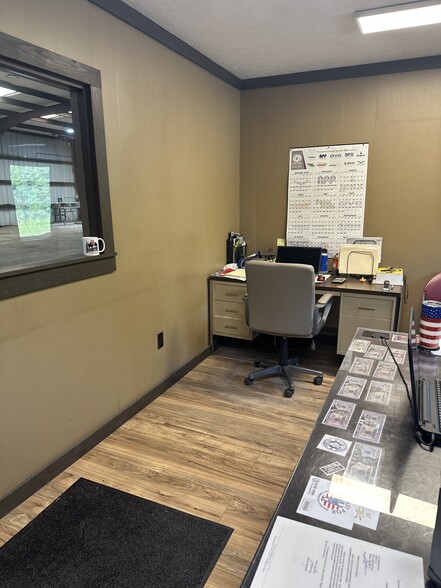 More Photos Of 5055 Edgefield Rd, Trenton Warehouse For Sale