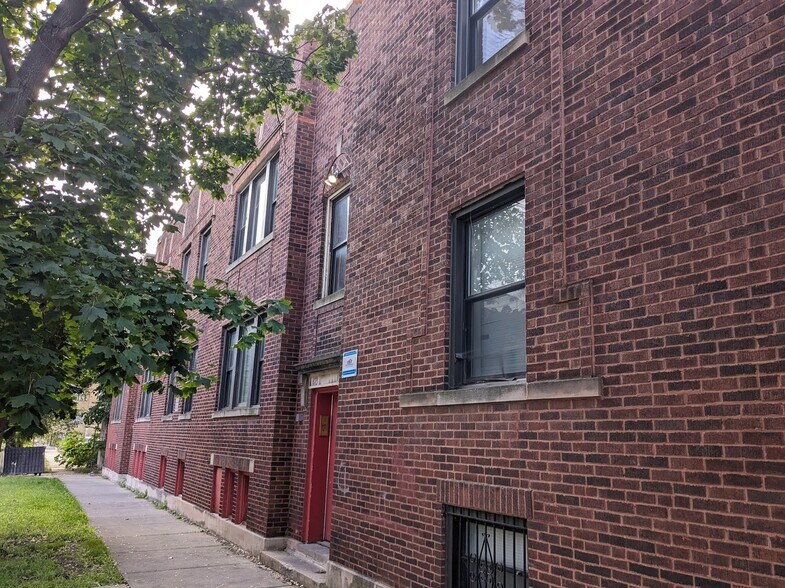 More Photos Of 7701 S Eggelston St, Chicago Apartments For Sale