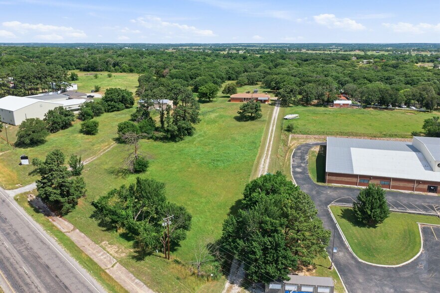 More Photos Of 3523 E Highway 199, Springtown Office For Sale