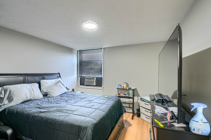More Photos Of 5461 Cedonia Ave, Baltimore Apartments For Sale