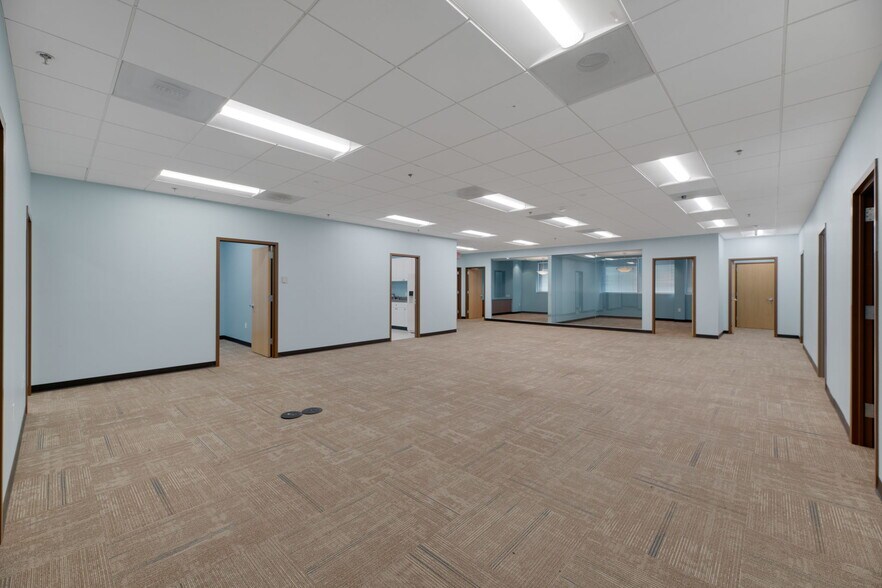More Photos Of 10021 Balls Ford Rd, Manassas Office For Lease