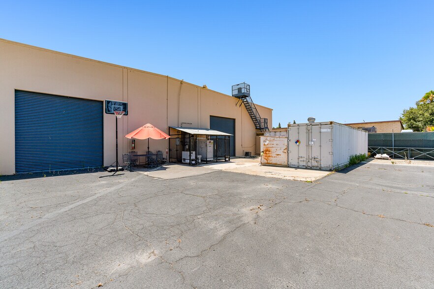 More Photos Of 5435 Peck Rd, Arcadia Manufacturing For Sale