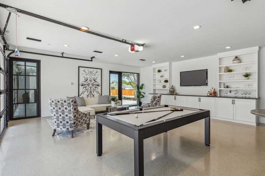 More Photos Of 615 Brewer Rd, Southlake Specialty For Sale