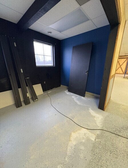 More Photos Of 43510 National Rd, Belmont Industrial For Sale