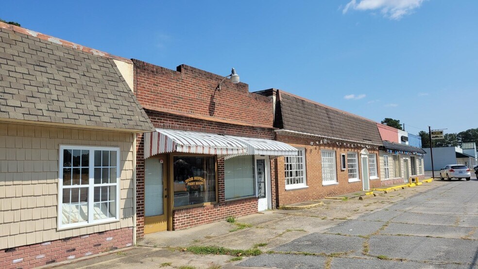 More Photos Of 35535 General Mahone Blvd, Ivor Auto Repair For Sale