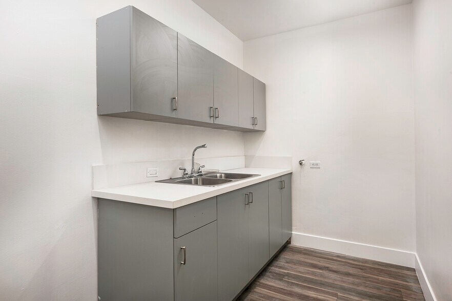 More Photos Of 2777 Pacific Ave, Long Beach Medical For Lease