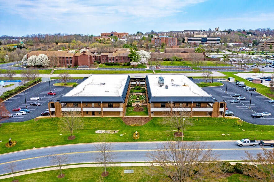 More Photos Of 222 Schilling Cir, Hunt Valley Office For Sale