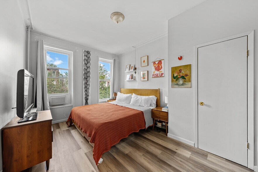 More Photos Of 91 Somers St, Brooklyn Apartments For Sale