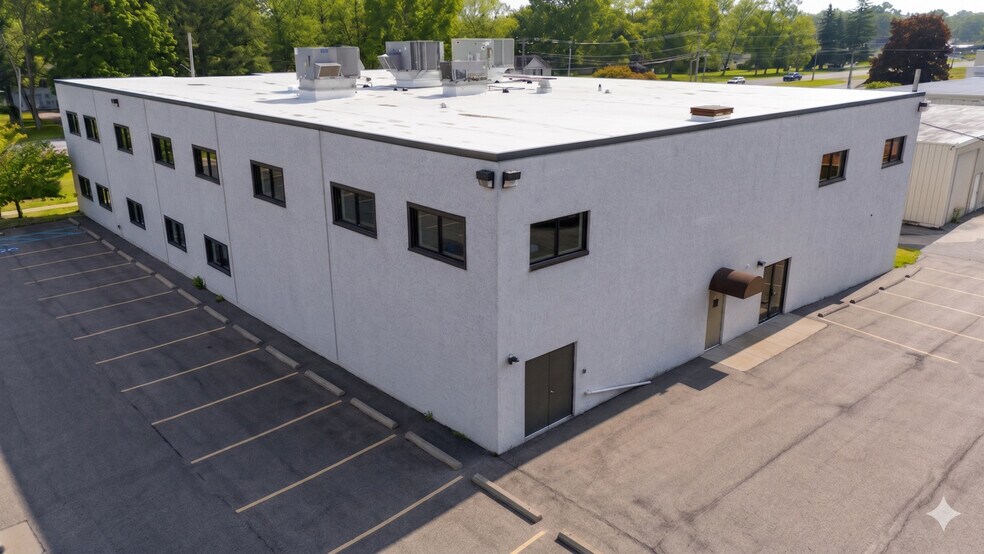 More Photos Of 1920 McKinley Ave, Mishawaka Office For Lease
