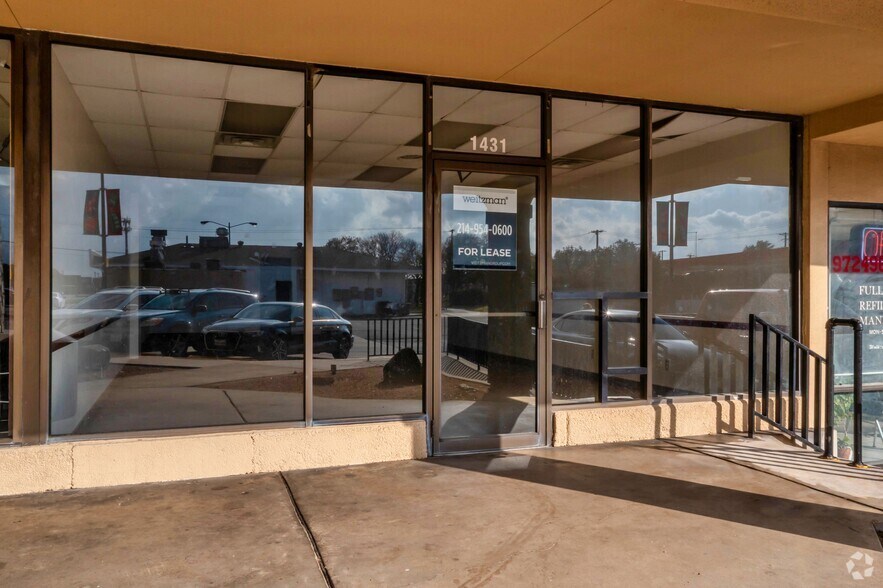 More Photos Of 1413-1529 W Buckingham Rd, Garland Unknown For Lease