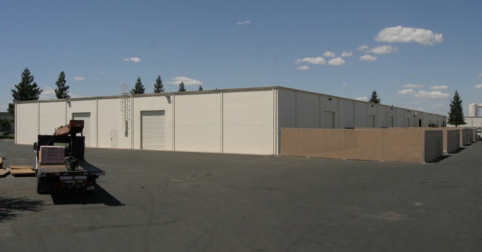 More Photos Of 5861 88th St, Sacramento Warehouse For Lease