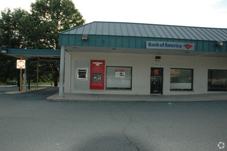 More Photos Of 17501-17533 Redland Rd, Derwood Storefront Retail Office For Lease