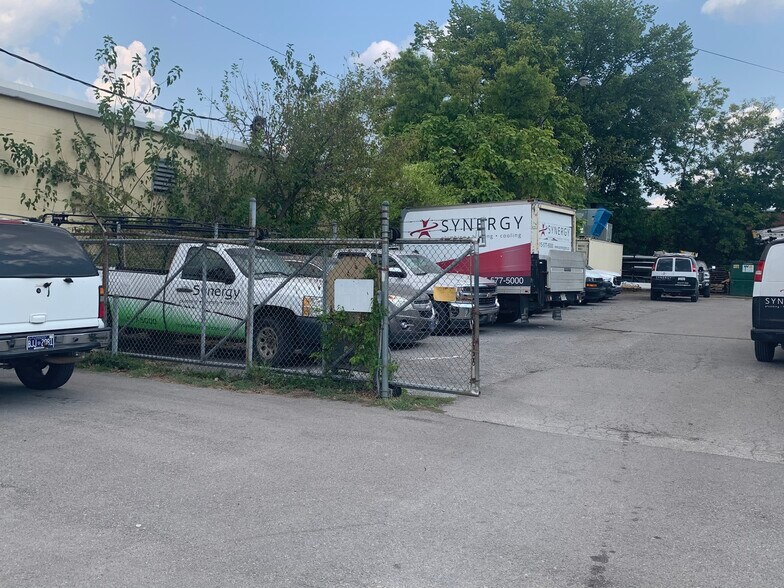 More Photos Of 210 Omohundro Pl, Nashville Service For Lease