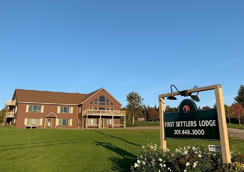 Primary Photo Of 341 US Route 1, Weston Hotel For Sale