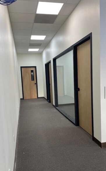 More Photos Of 5110 McPherson Rd, Laredo Storefront For Lease