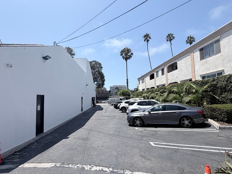 More Photos Of 801-805 Wilshire Blvd, Santa Monica Storefront Retail Office For Lease