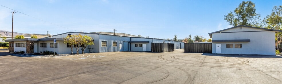 More Photos Of 1700 E Colton Ave, Redlands Warehouse For Sale