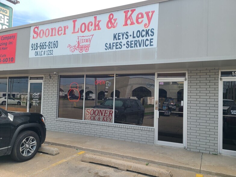 More Photos Of 5515 S Mingo Rd, Tulsa Unknown For Lease