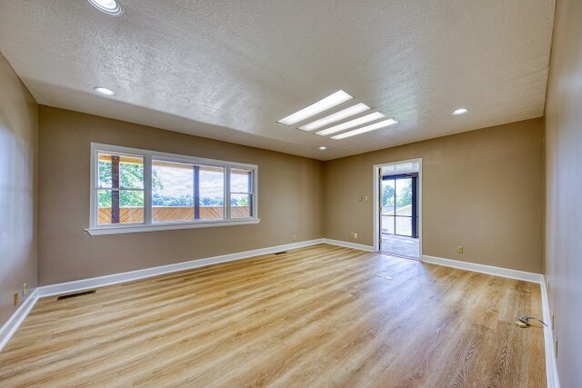 More Photos Of 307 N Weisgarber Rd, Knoxville Office For Sale