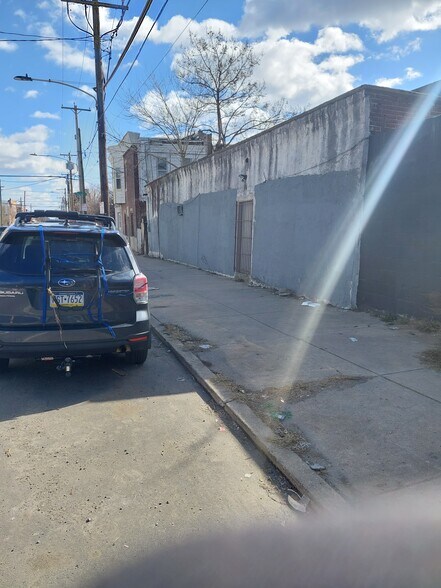 More Photos Of 2728-2734 Federal St, Philadelphia Warehouse For Lease