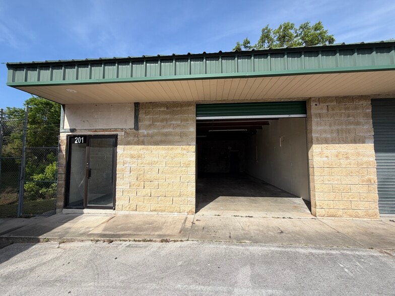 More Photos Of 1706 N Magnolia Ave, Ocala Storefront For Sale