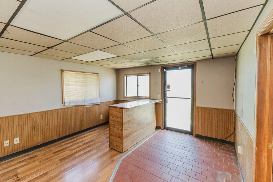 More Photos Of 3315 Central Ave, Winfield Warehouse For Sale