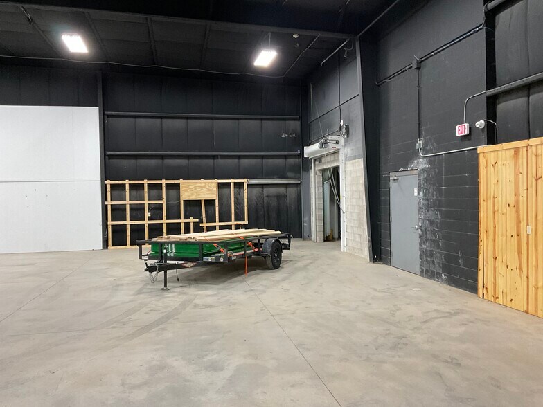 More Photos Of 1031 Appleton Rd, Menasha Industrial For Lease
