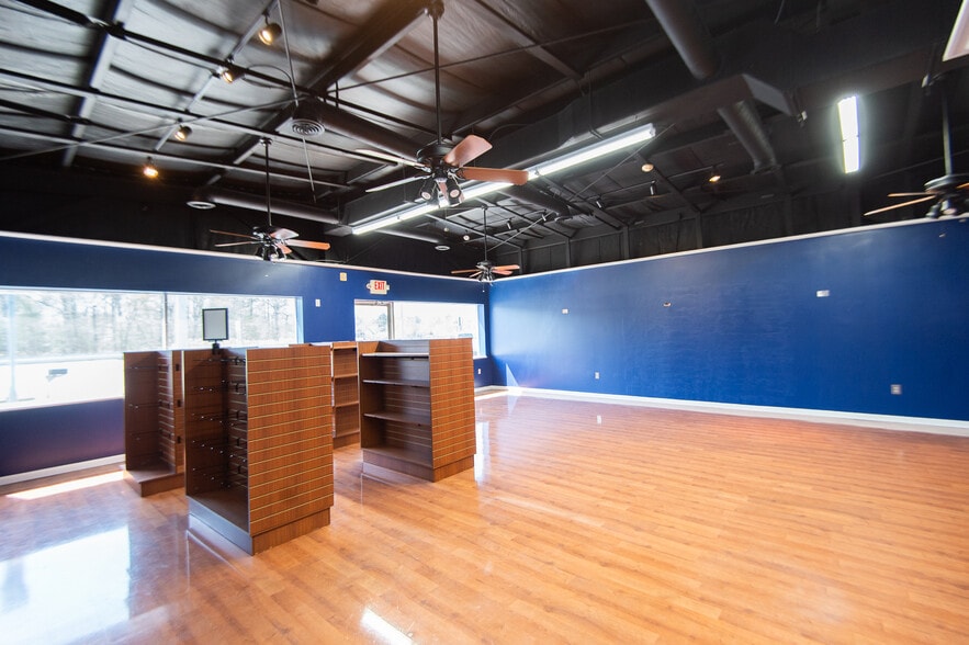 More Photos Of 2934 Ocean Gtwy, Cambridge Freestanding For Sale