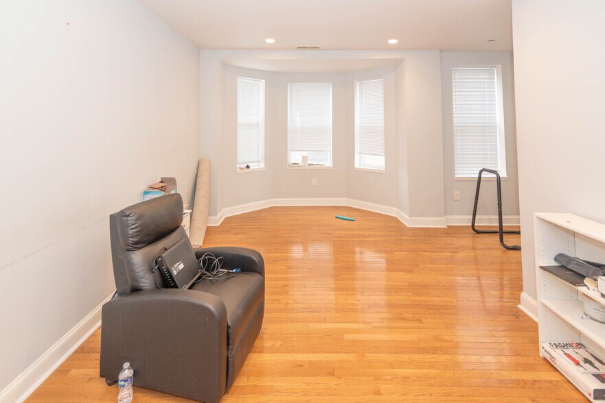 More Photos Of 2445 Lakeview Ave, Baltimore Apartments For Sale