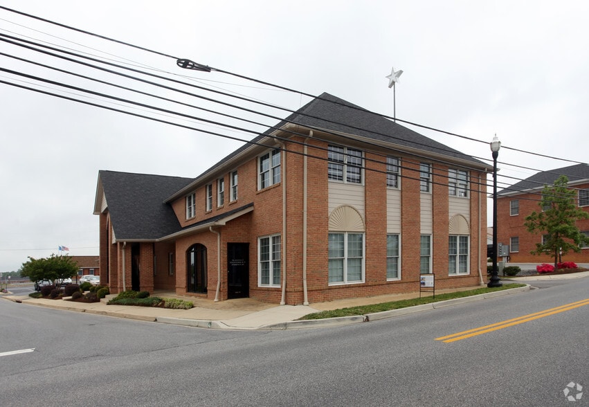 More Photos Of 200 Howard St, La Plata Office For Sale