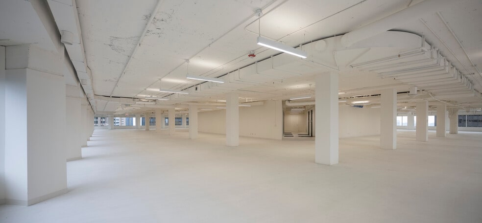More Photos Of 200 S Wacker Dr, Chicago Office For Lease