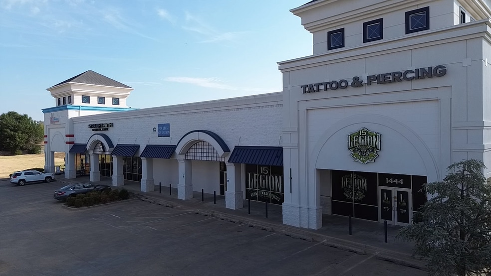 More Photos Of 1444-1468 N Kelly Dr, Edmond Storefront Retail Office For Sale